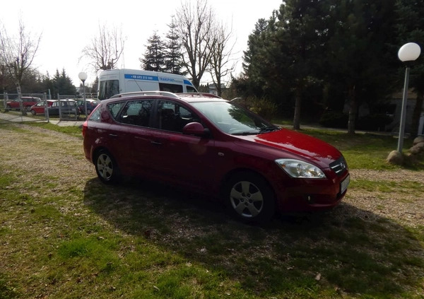 Kia Ceed cena 14999 przebieg: 118000, rok produkcji 2008 z Gniezno małe 352